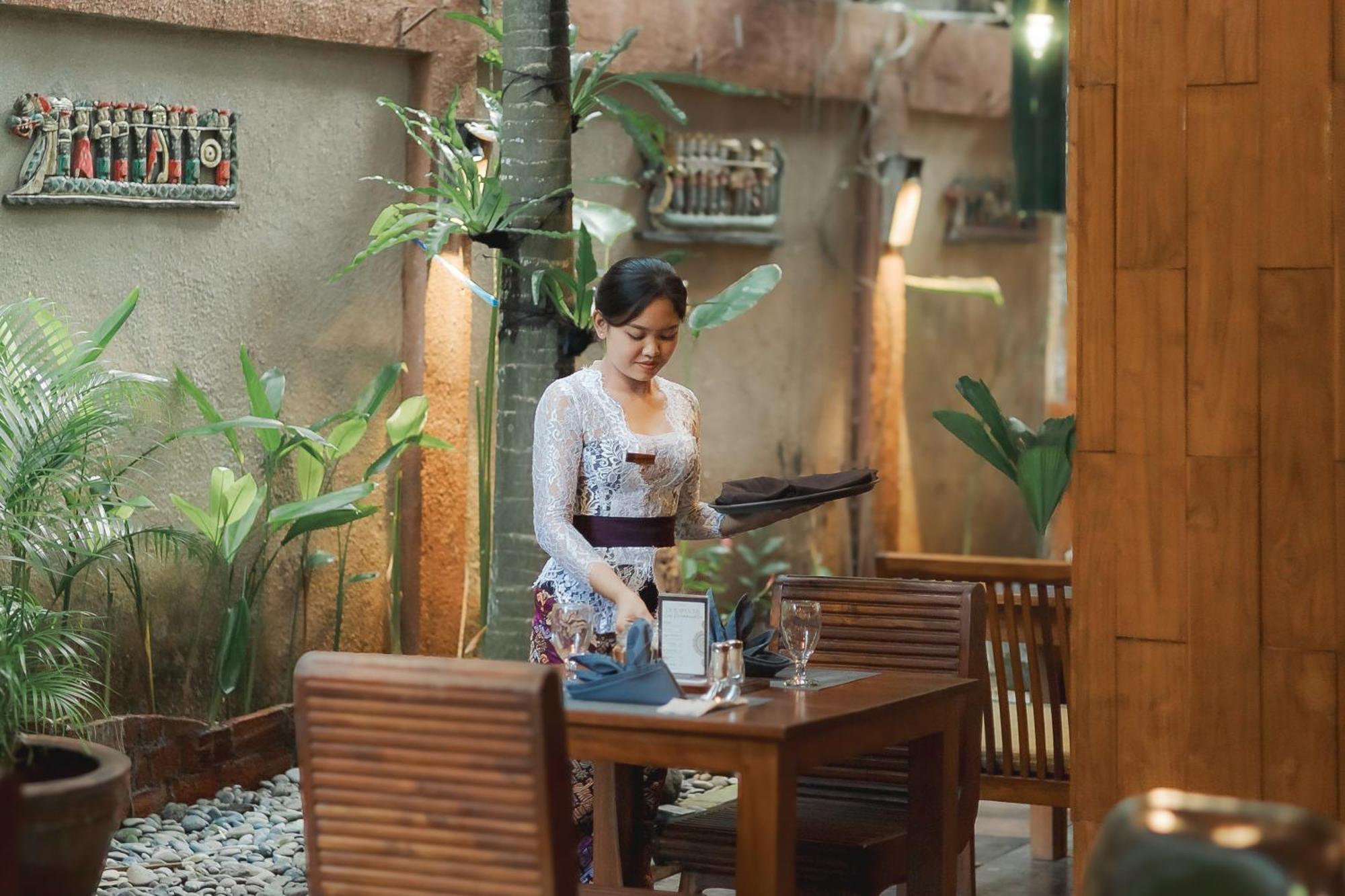 Fourteen Roses Boutique Hotel, Kuta Легиан Экстерьер фото